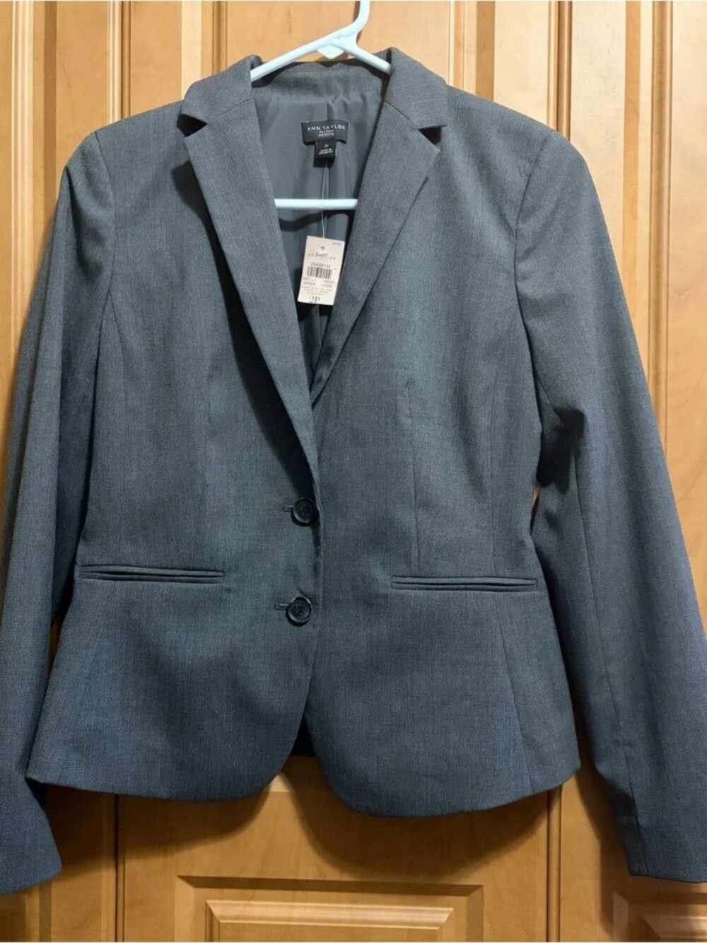 NWT Ann Taylor Charcoal Grey 2 Button Blazer Size 2P